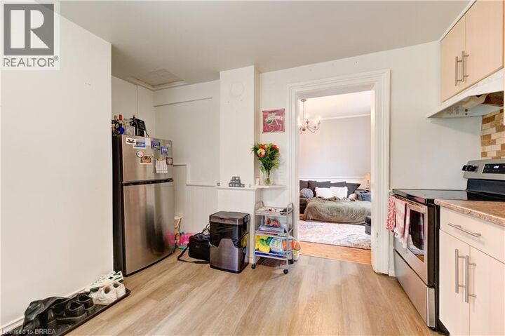 Property Photo: 174 Darling Street 1 ON N3S 3W6
