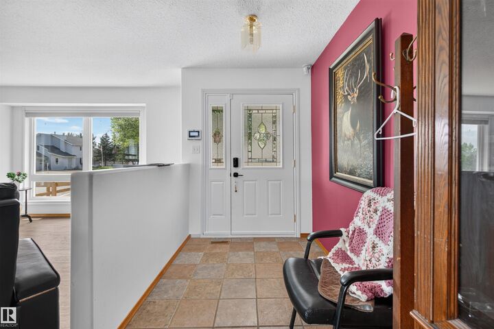 Property Photo:  6000 54 Avenue  AB T4V 4G6 