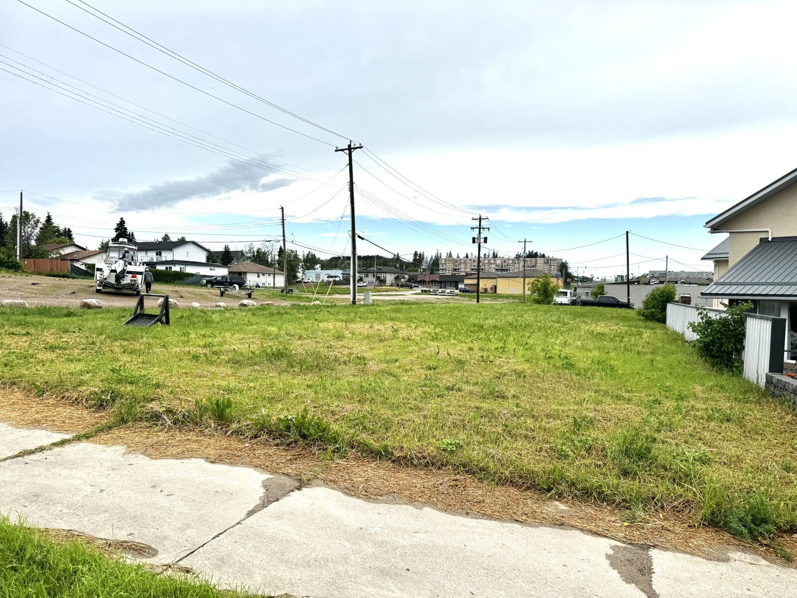 Property Photo:  809 Lakeshore Drive  AB T9M 1N1 