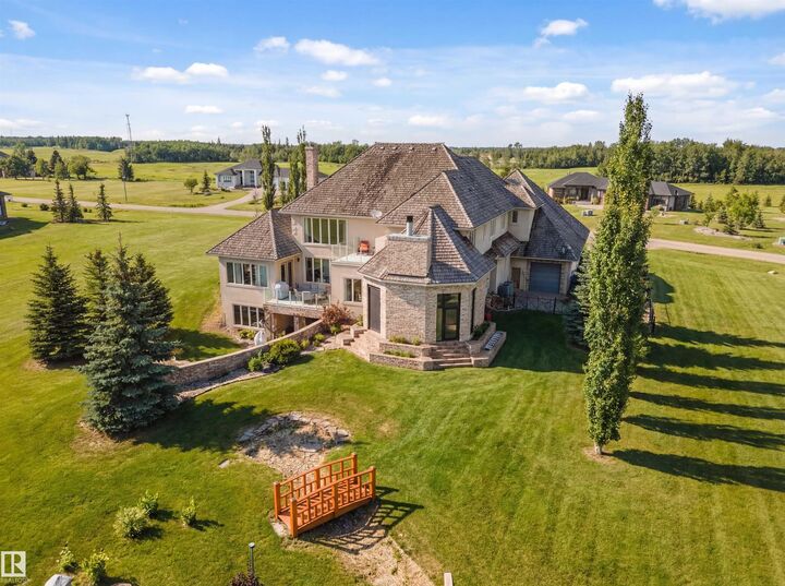 Property Photo: 25515 Twp Road 511A 11 AB T7Y 1A8