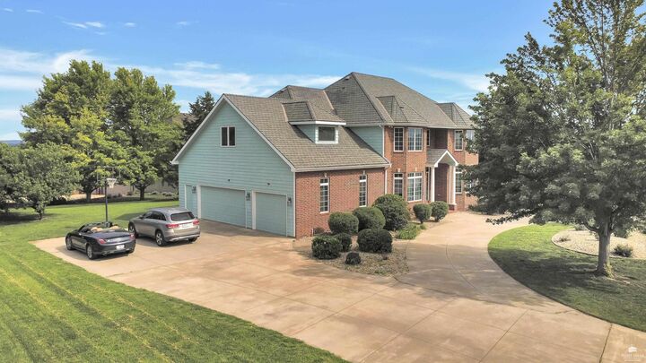Property Photo: 1604 Wyndham Heights Drive KS 66503