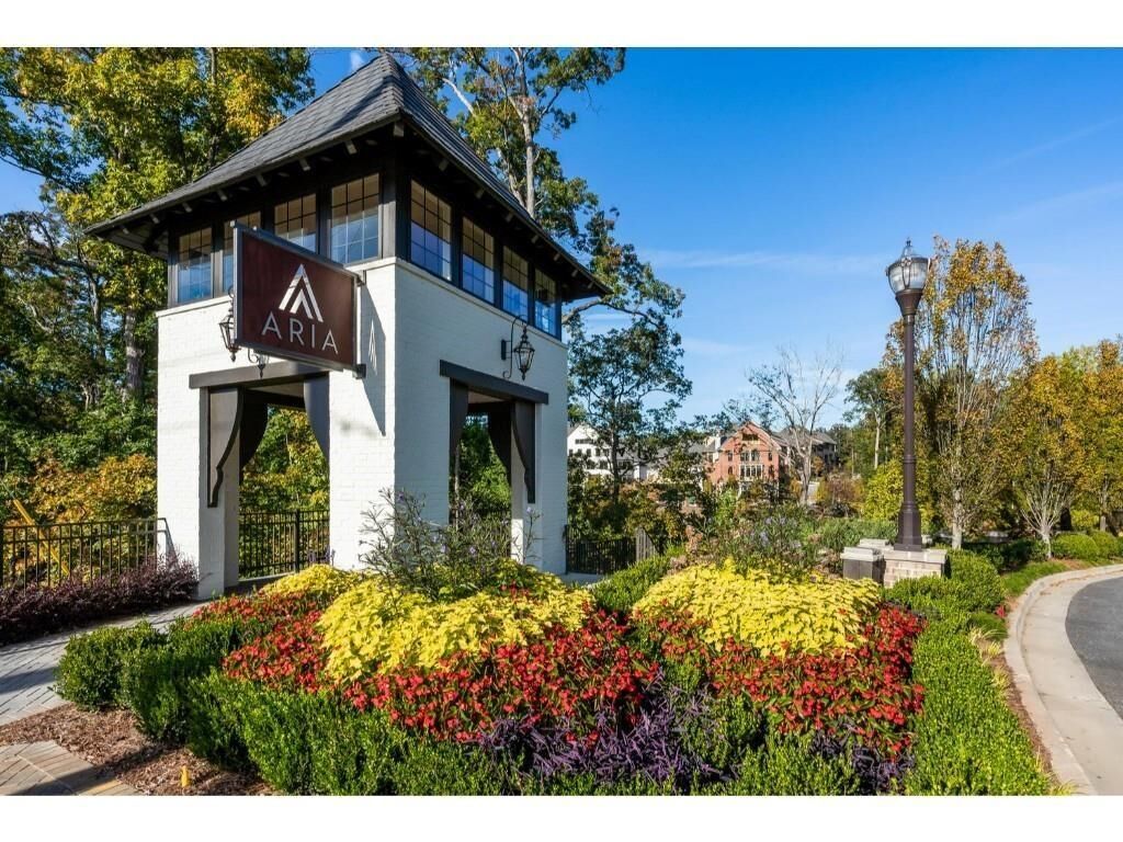 Property Photo: 6532 Beacon Drive GA 30328
