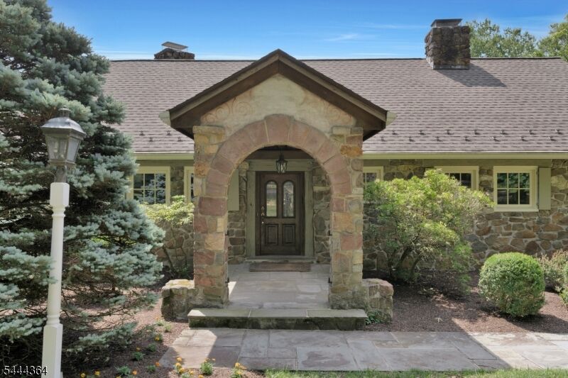 Property Photo:  112 Dreahook Rd  NJ 08833 