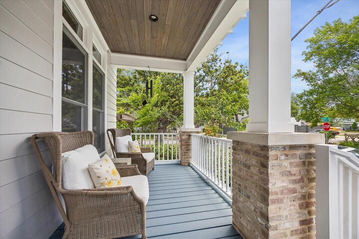 Property Photo:  1101 Omar Street  TX 77009 