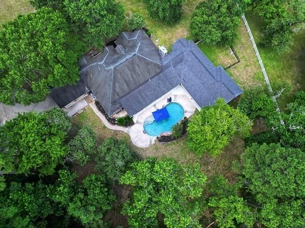 Property Photo: 11 W Lake Forest Court TX 77384