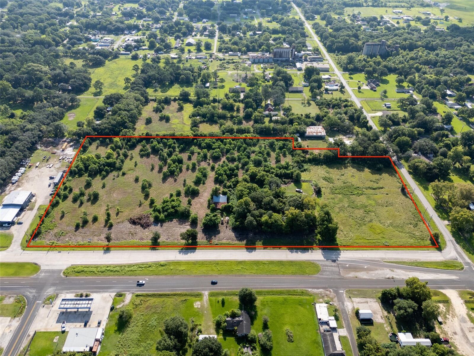 Property Photo: 2925 Sh 124 TX 77661