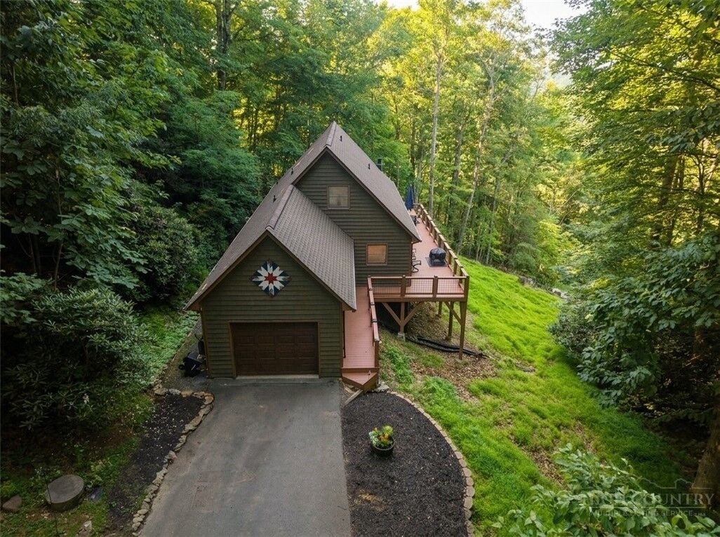 Property Photo: 159 Easy Street NC 28607