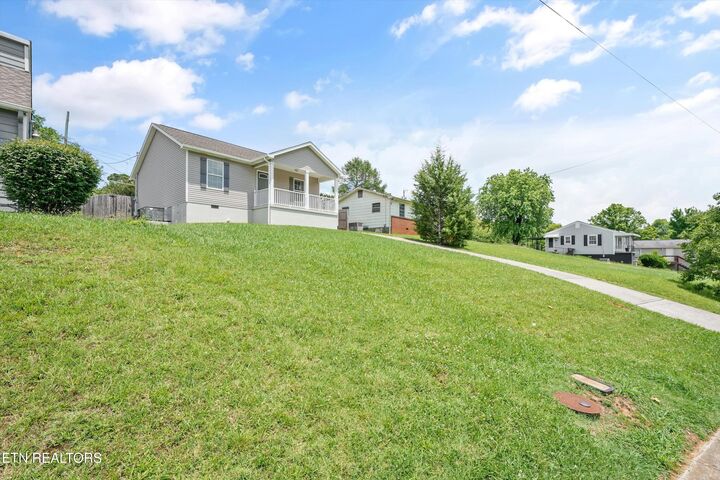 Property Photo:  4516 Pleasant Ridge Rd  TN 37912 