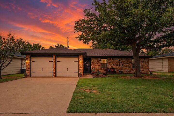 Property Photo: 318 Walnut Street TX 79336
