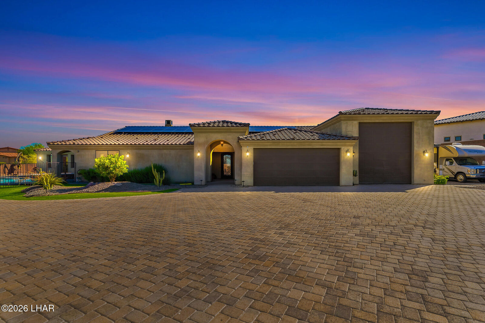 Property Photo:  2000 Avienda Del Sol  AZ 86406 