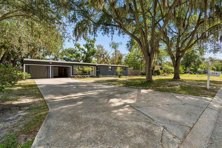 Property Photo: 402 Dunedin Avenue FL 33617
