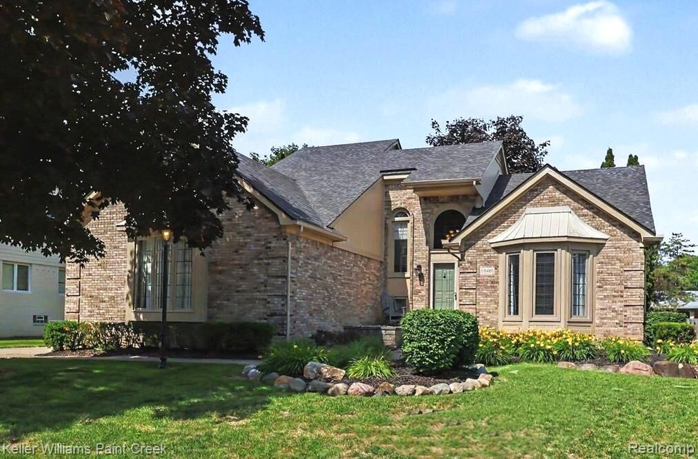 Property Photo:  50483 Heatherwood Lane  MI 48317 1441 