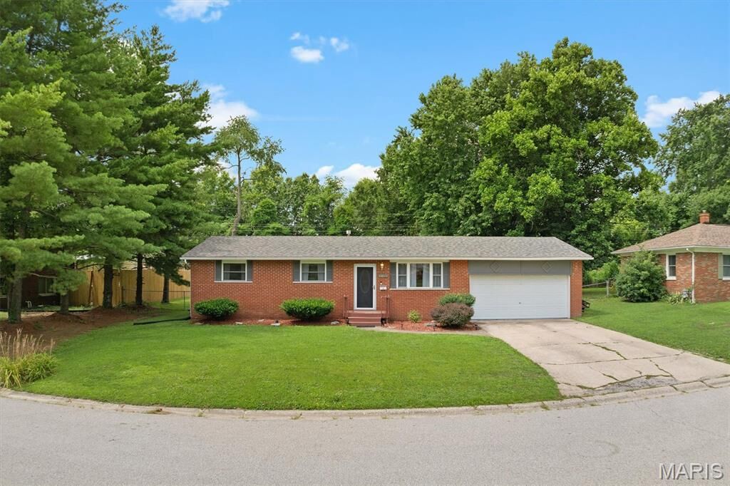 Property Photo:  4816 Wick Mor Drive  IL 62002 