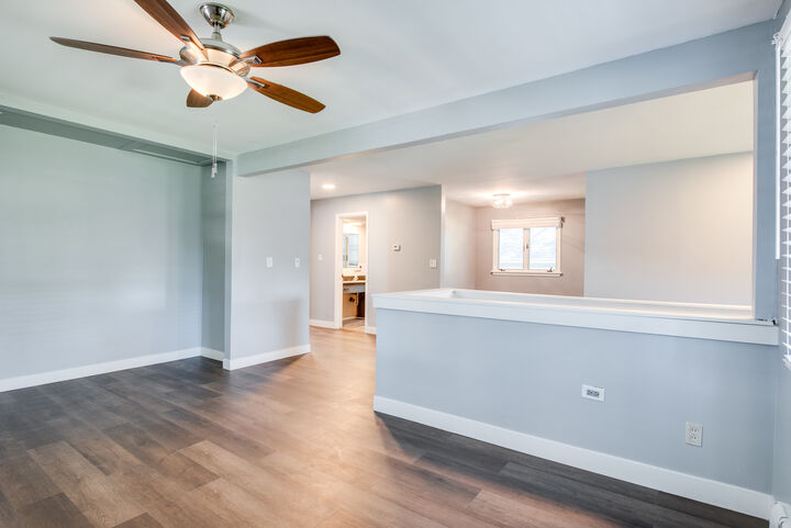 Property Photo:  1427 N May Street  IL 60435 