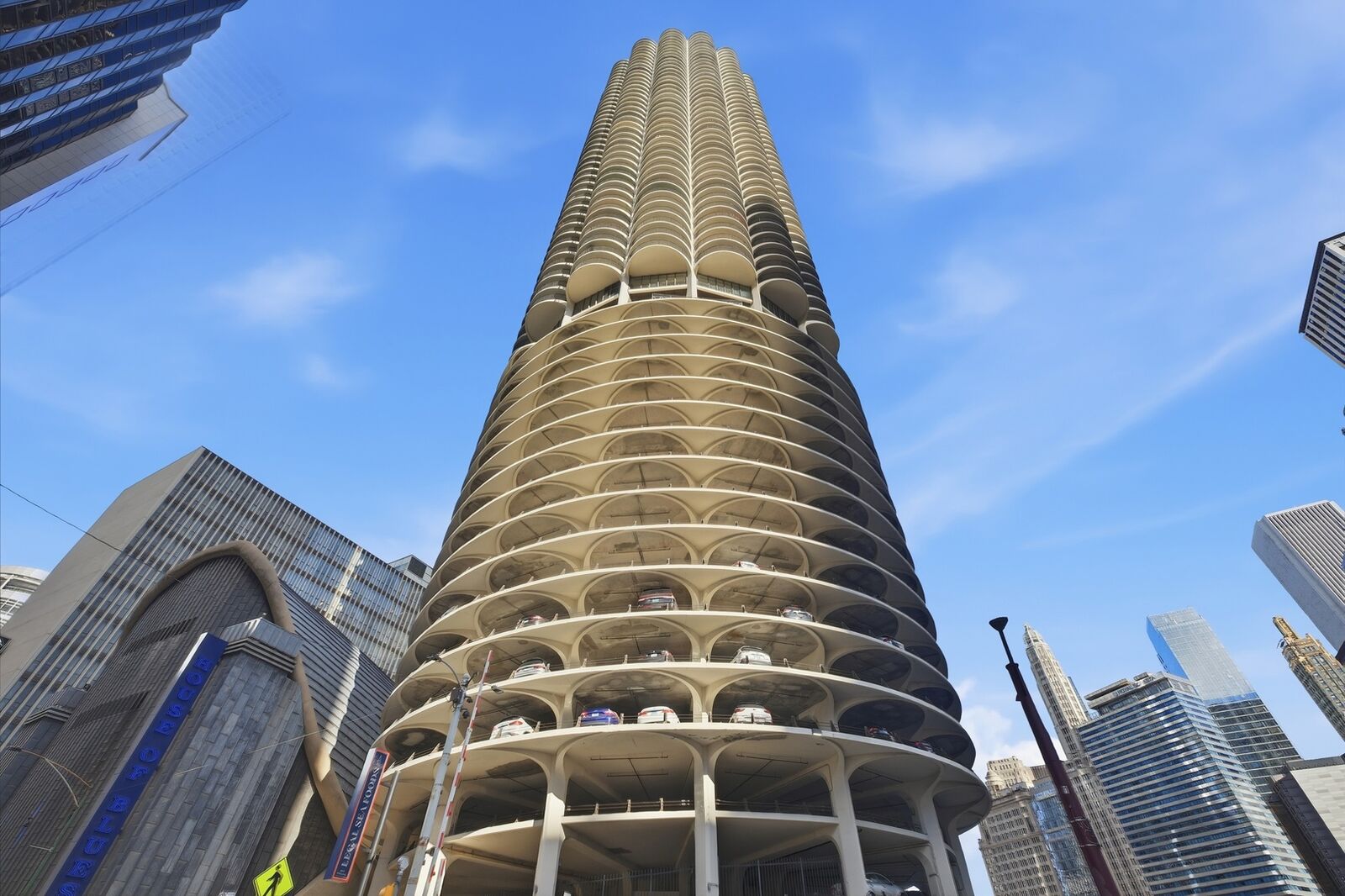 Property Photo:  300 N State Street 3405  IL 60654 