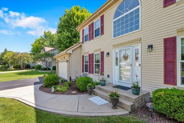 Property Photo:  150 N Kingsway Drive  IL 60506 