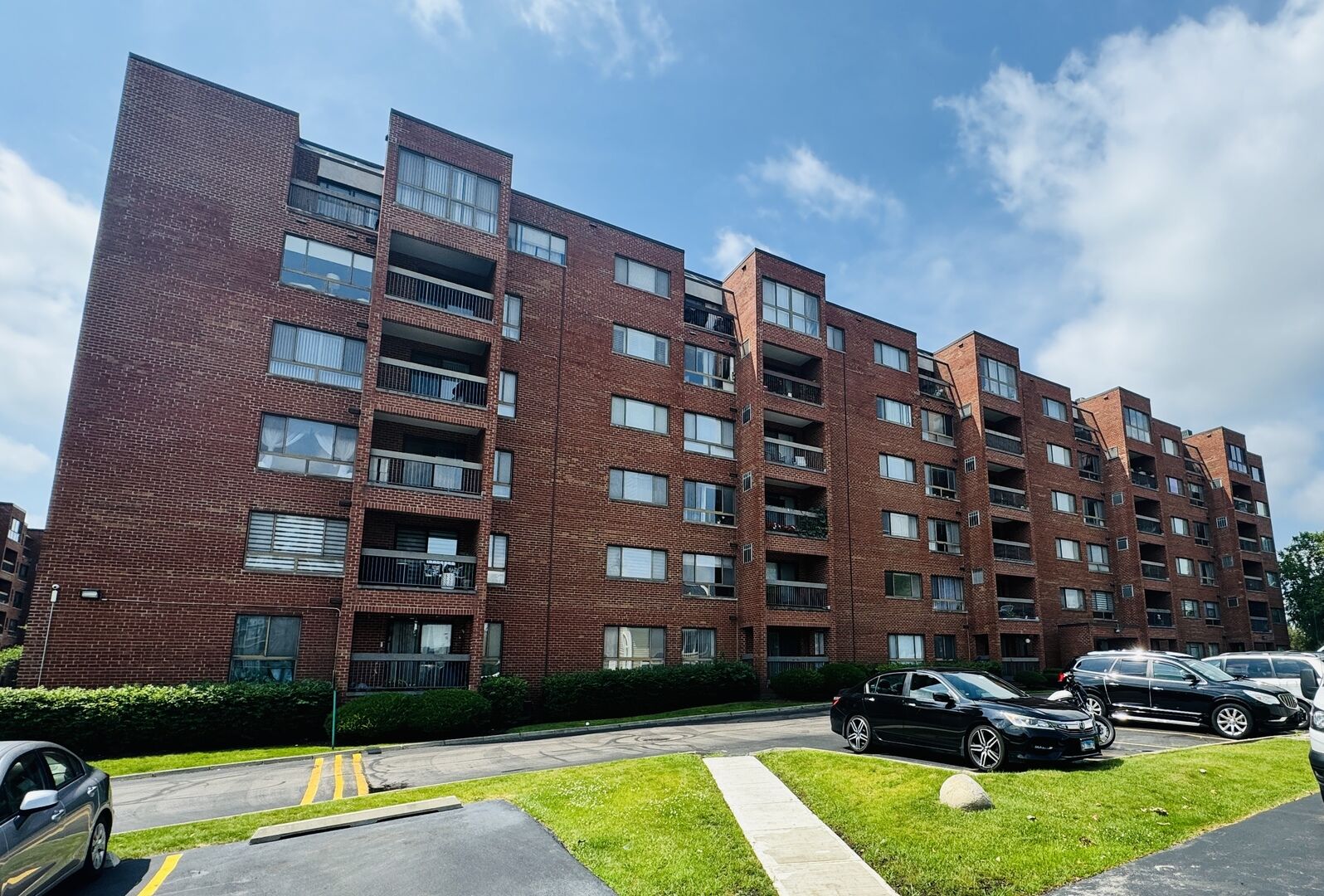 Property Photo: 701 Forum Square 210 IL 60025