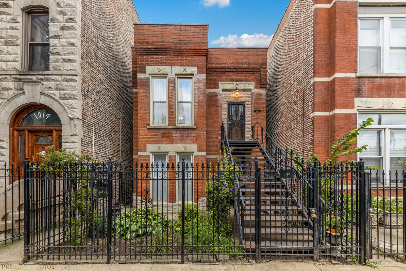 Property Photo: 1012 S Oakley Boulevard 2 IL 60612