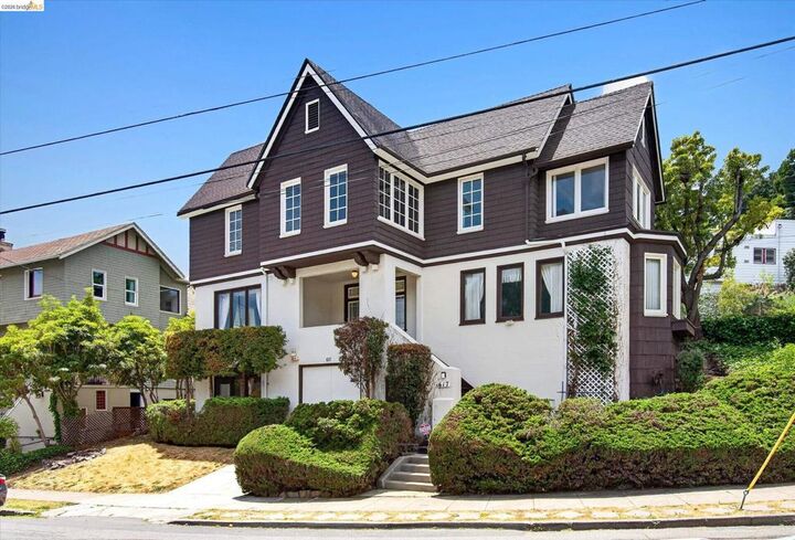 Property Photo:  617 Boulevard Way  CA 94610 