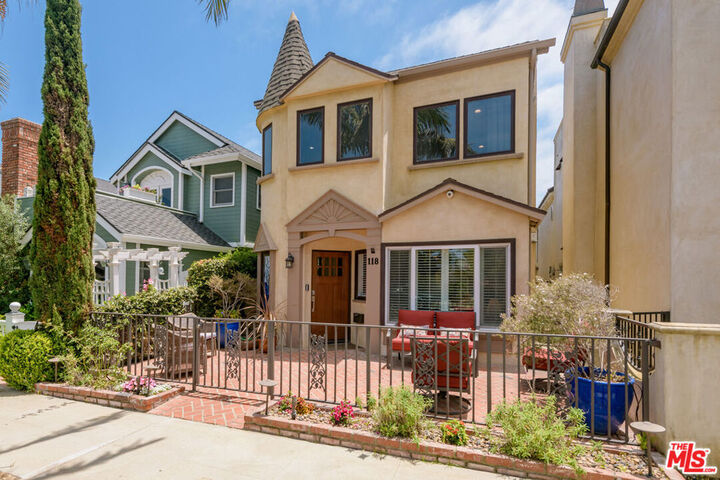 Property Photo: 118 3rd Street CA 90740