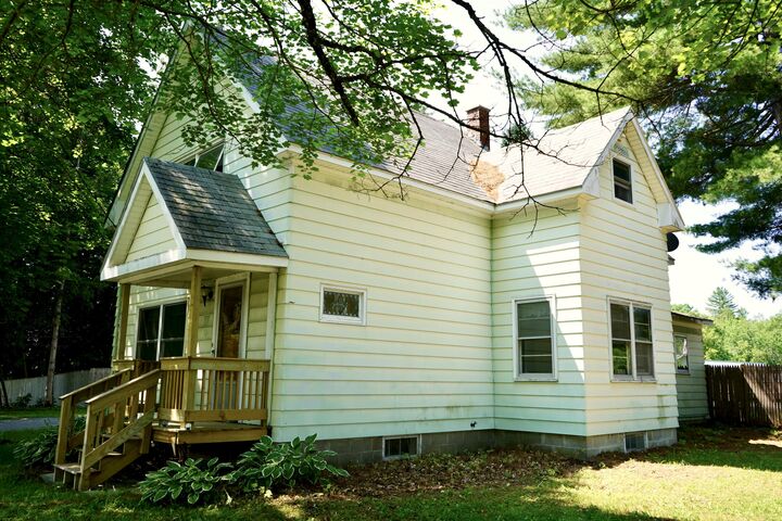 Property Photo:  262 Hartland Avenue  ME 04967 