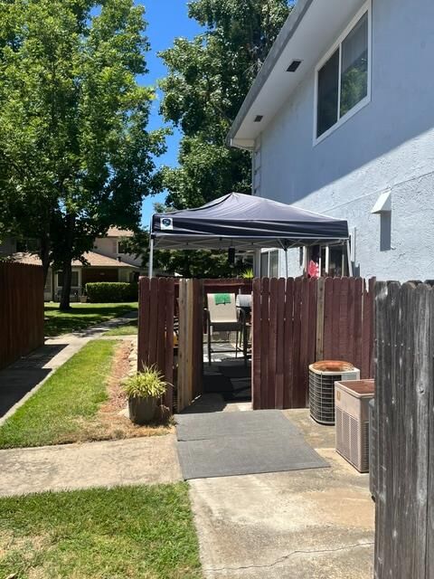 Property Photo:  4707 Hayford Way 3  CA 95842 