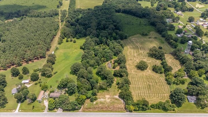 Property Photo: 2548 Highway 43 N TN 38468
