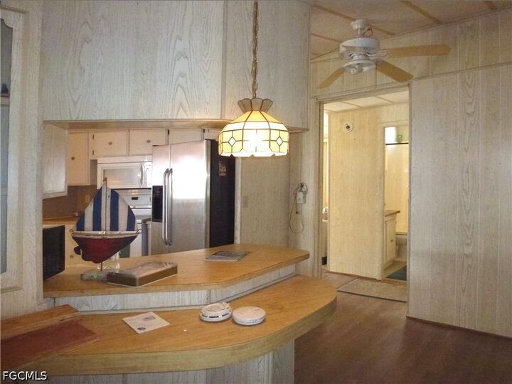 Property Photo: 2820 Breezewood Drive FL 33917