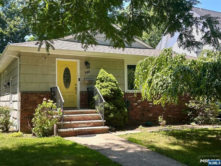 Property Photo:  388 Irving  NJ 07079 