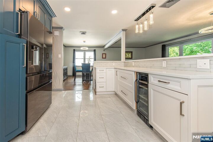 Property Photo:  388 Irving  NJ 07079 