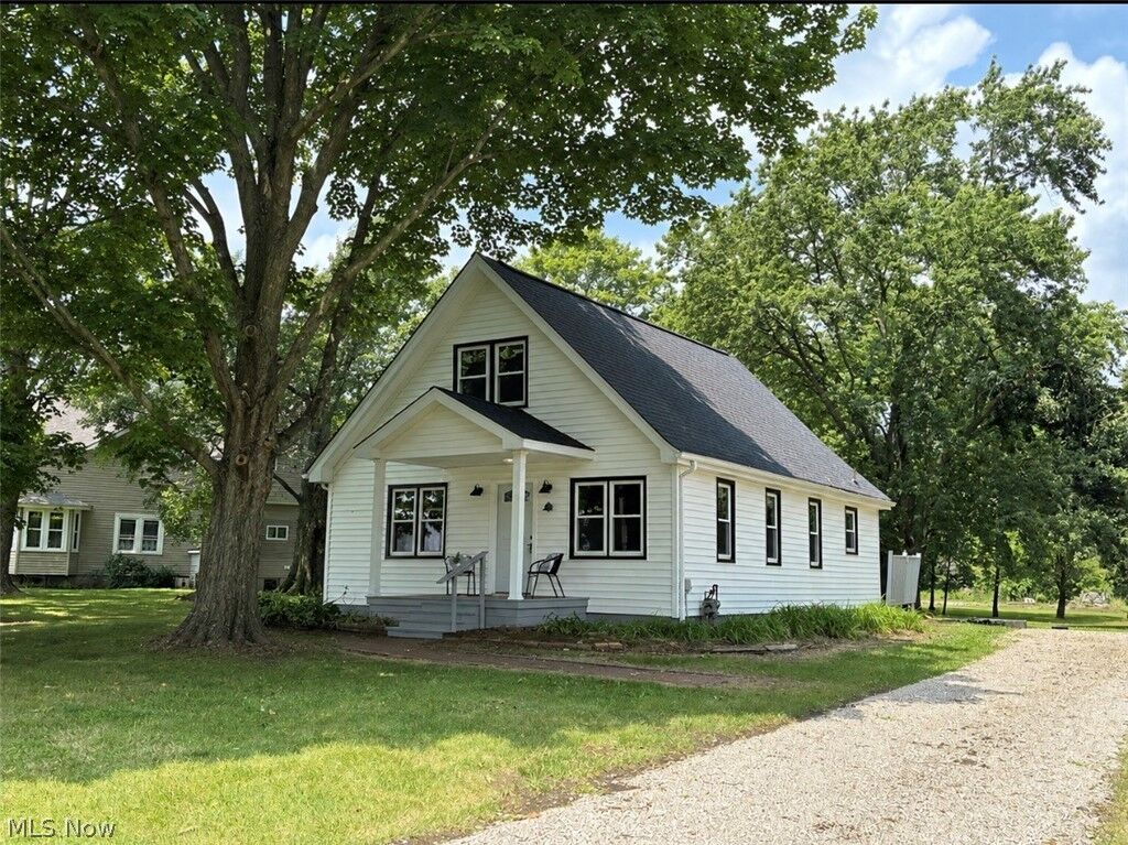 Property Photo:  2721 E River Road  OH 44444 