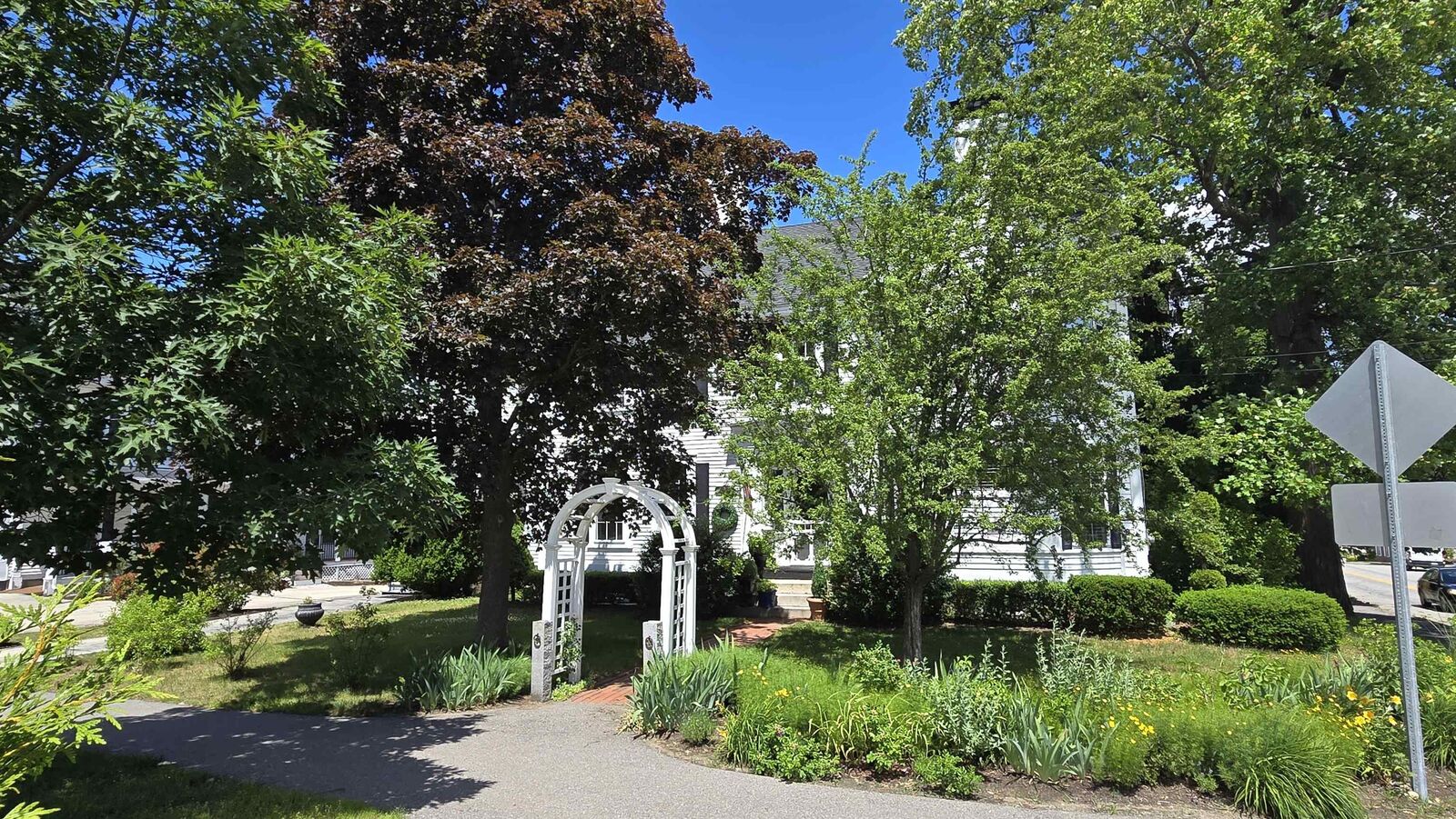 Property Photo: 102 N State Street NH 03301