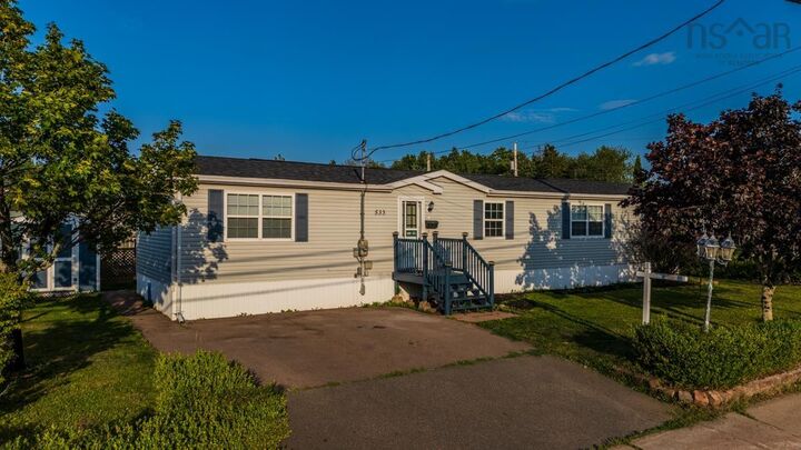 533 Young Street — photo 1
