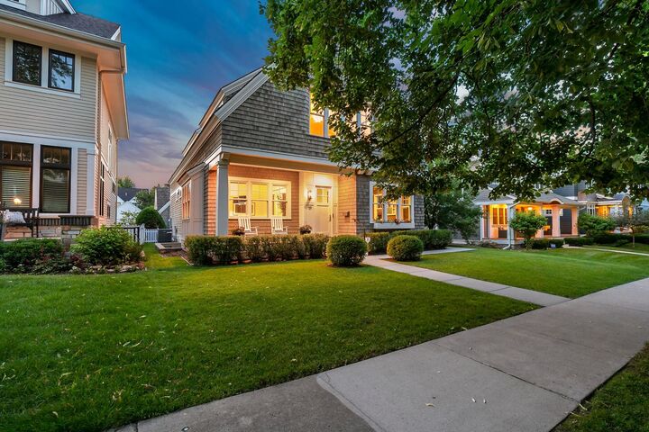 Property Photo: 721 Osceola Avenue MN 55105