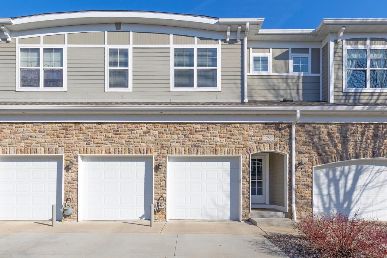 Property Photo:  17830 Valley Cove Court  MN 55391 