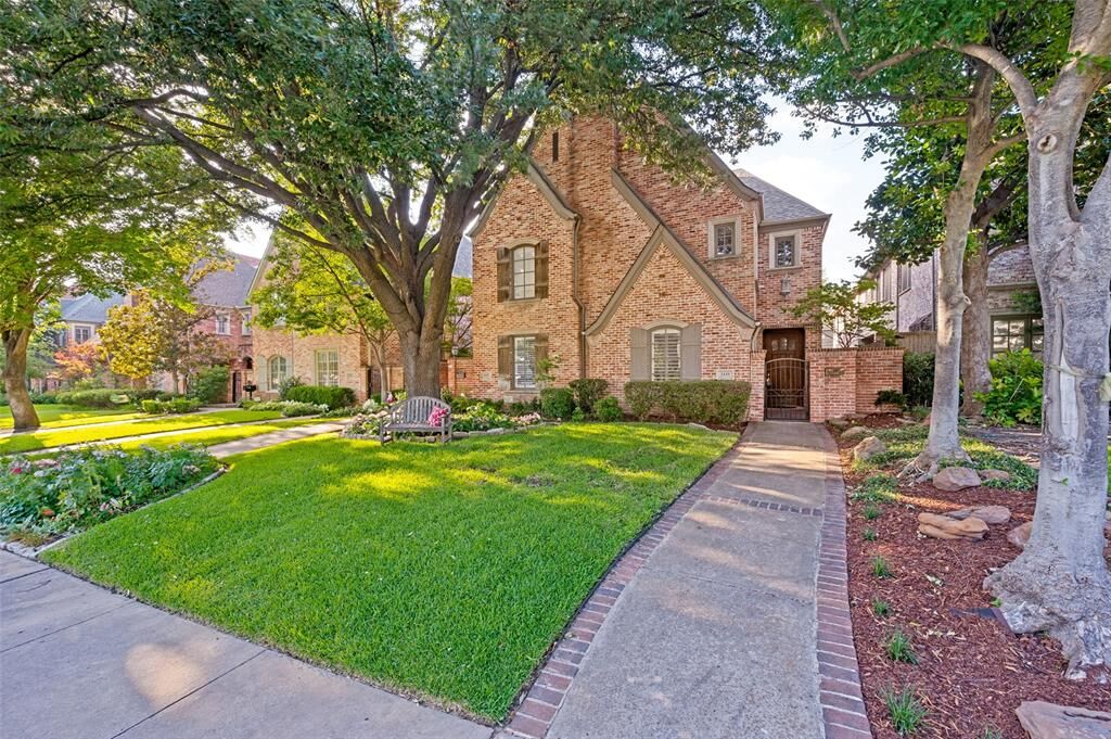 Property Photo:  3448 Granada Avenue  TX 75205 