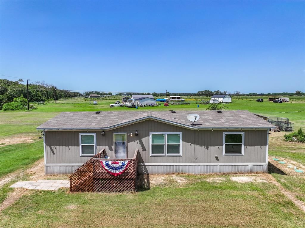 Property Photo:  2721 County Road 3344  TX 75471 