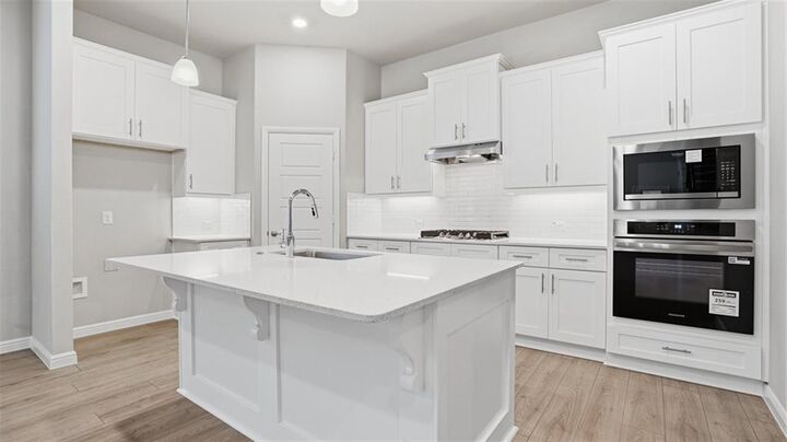 Property Photo: 728 Soaring Hawk Drive TX 76008