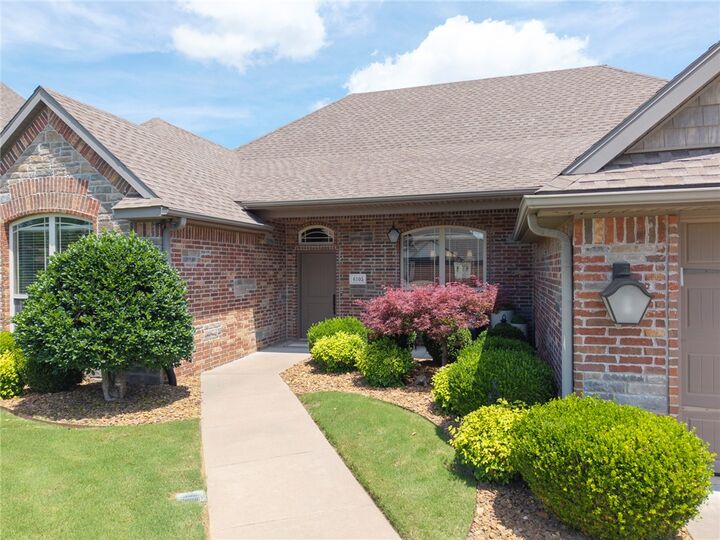 Property Photo: 6105 W Bainbridge Drive AR 72758