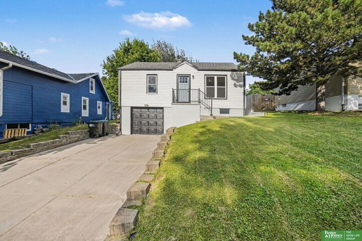 Property Photo:  1931 S 49 Street  NE 68106 
