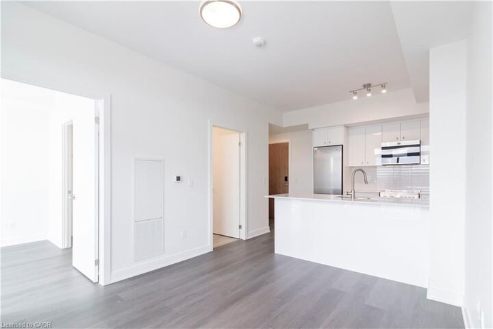Property Photo:  25 Wellington South Street S 2102  ON N2G 0E3 