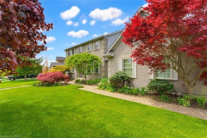 Property Photo: 184 Woodridge Drive ON N0B 2H0