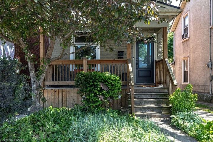 Photo de la propriété: 148 Dundurn Street N ON L8R 3E8