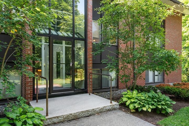 Property Photo: 7 Longwood Drive 207 MA 01810