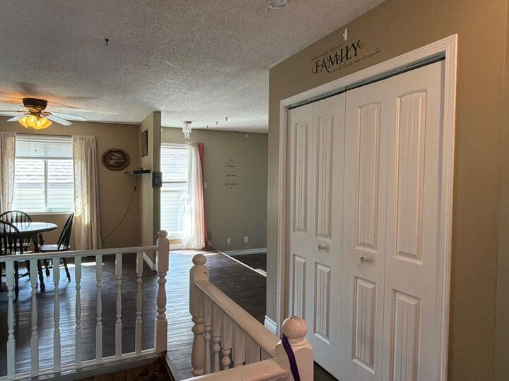 Property Photo:  1009 Third Avenue  AB T0H 0J0 