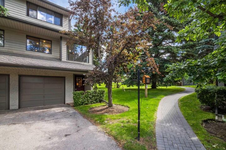 Property Photo: 140 Point Drive NW 16 AB T3B 4W3