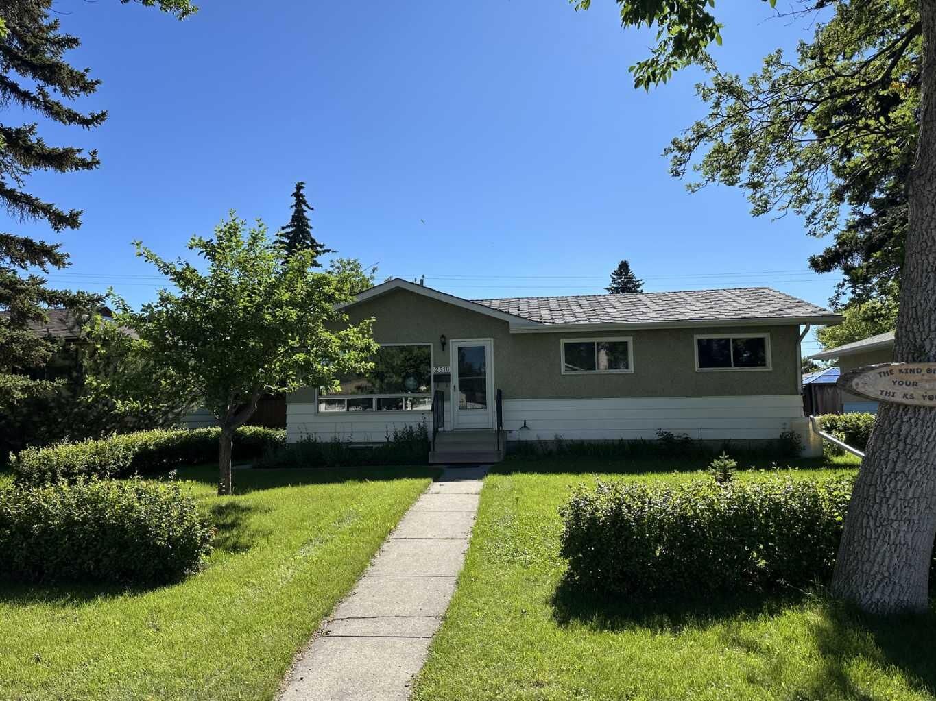 Property Photo: 2510 35 Street SE AB T2B 0X3