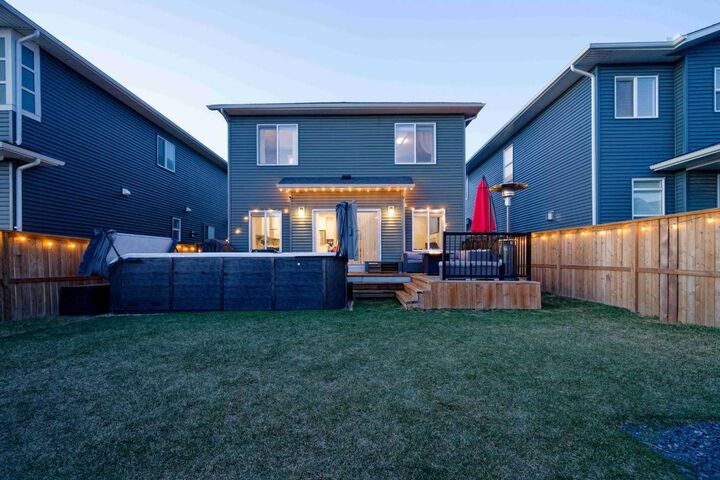 Property Photo: 1595 Baywater Street SW AB T4B 5K6