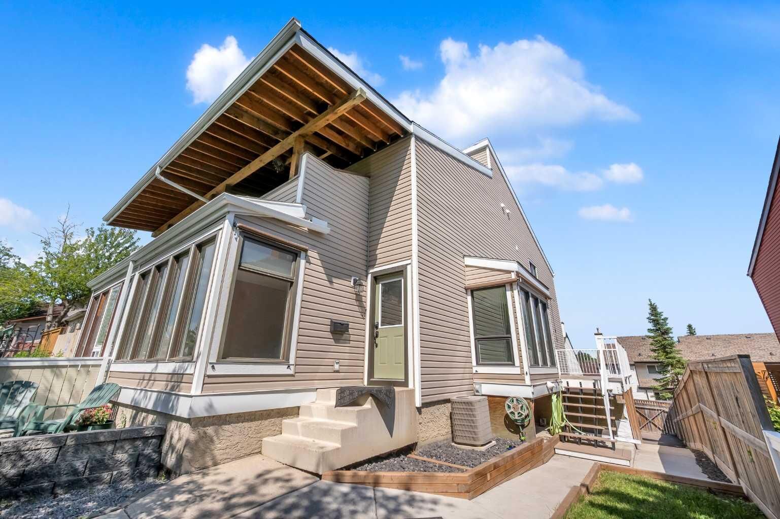 Property Photo: 15 Ranch Glen Drive NW AB T3G 1T2