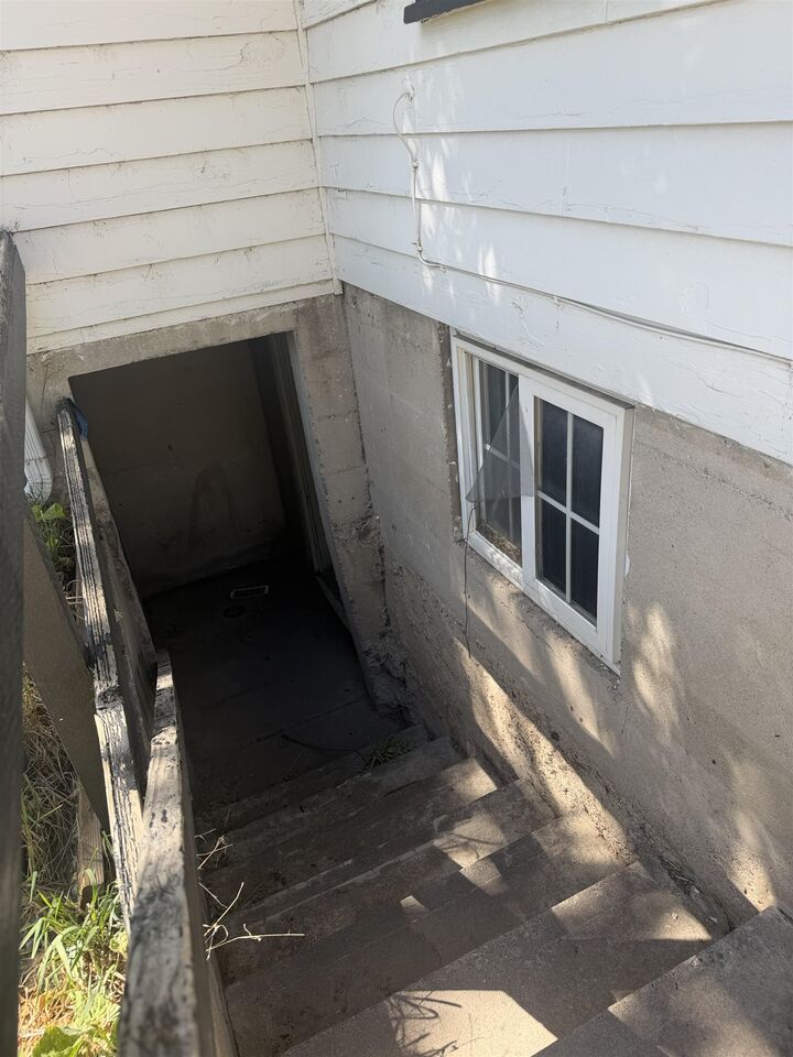 Property Photo: 144 N 13th ID 83201